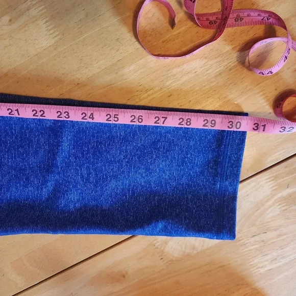 Under Armour 7/8 fitted workout capris medium - Picture 8 of 8